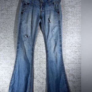 Rare True Religion Distressed Flare Sammy Big T
Jeans